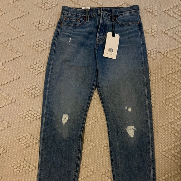 Levi’s Wedgie Jeans - Size 28 - Picture 4 of 7